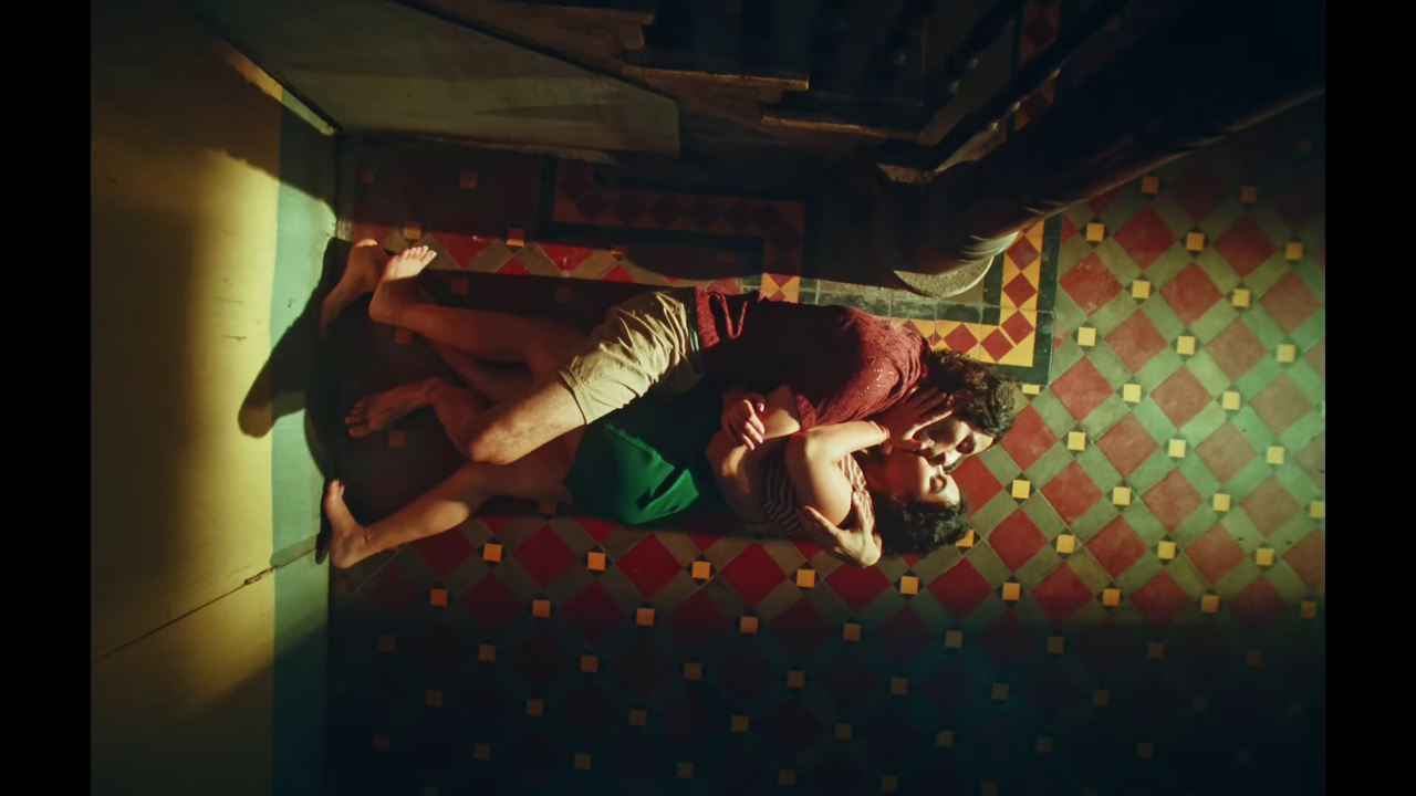 [Image: vlcsnap-2025-12-21-22h12m47s529.png]