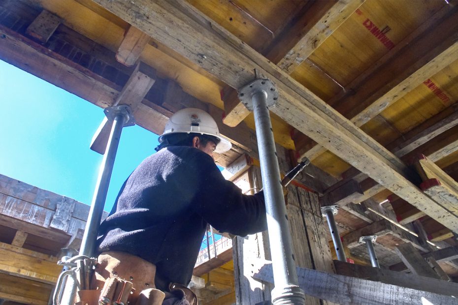 Revoques interiores y exteriores, preinstalaciones eléctricas y encadenados Revoques interiores y exteriores, preinstalaciones eléctricas y encadenados