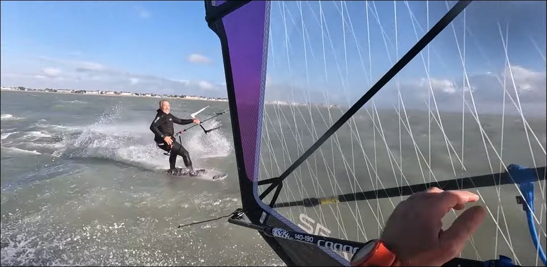 Qui connait cette planche de surfkite ? C-est-quoi-cette-planche