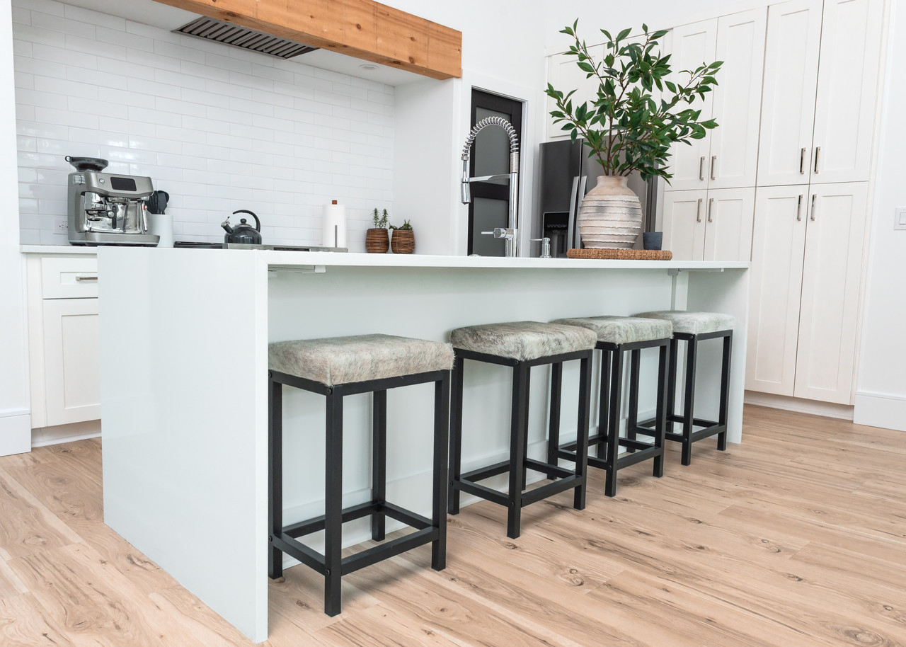 Neutral on Burgundy - Image 5