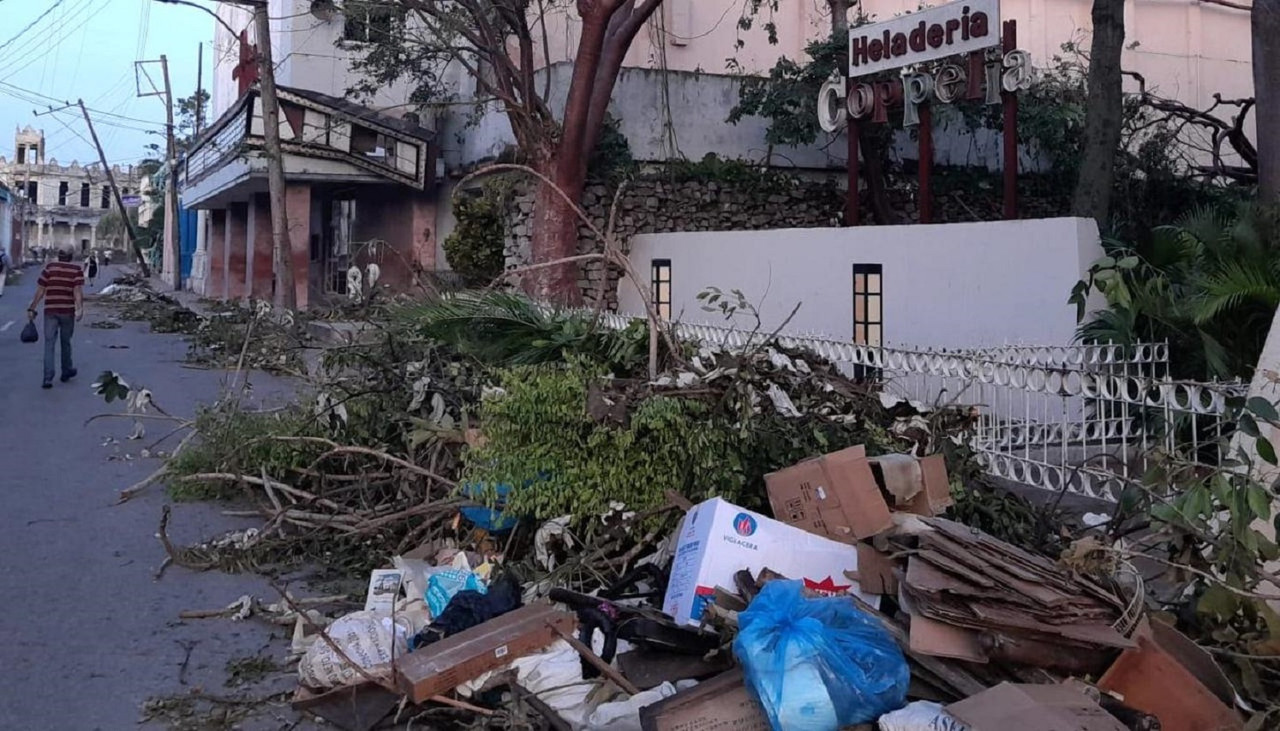 Electricistas mexicanos apoyan a Cuba tras el paso de “Ian”