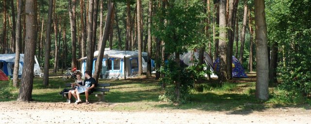 03Campingtentcaravangezinvriendenseizoenplaatsrust02