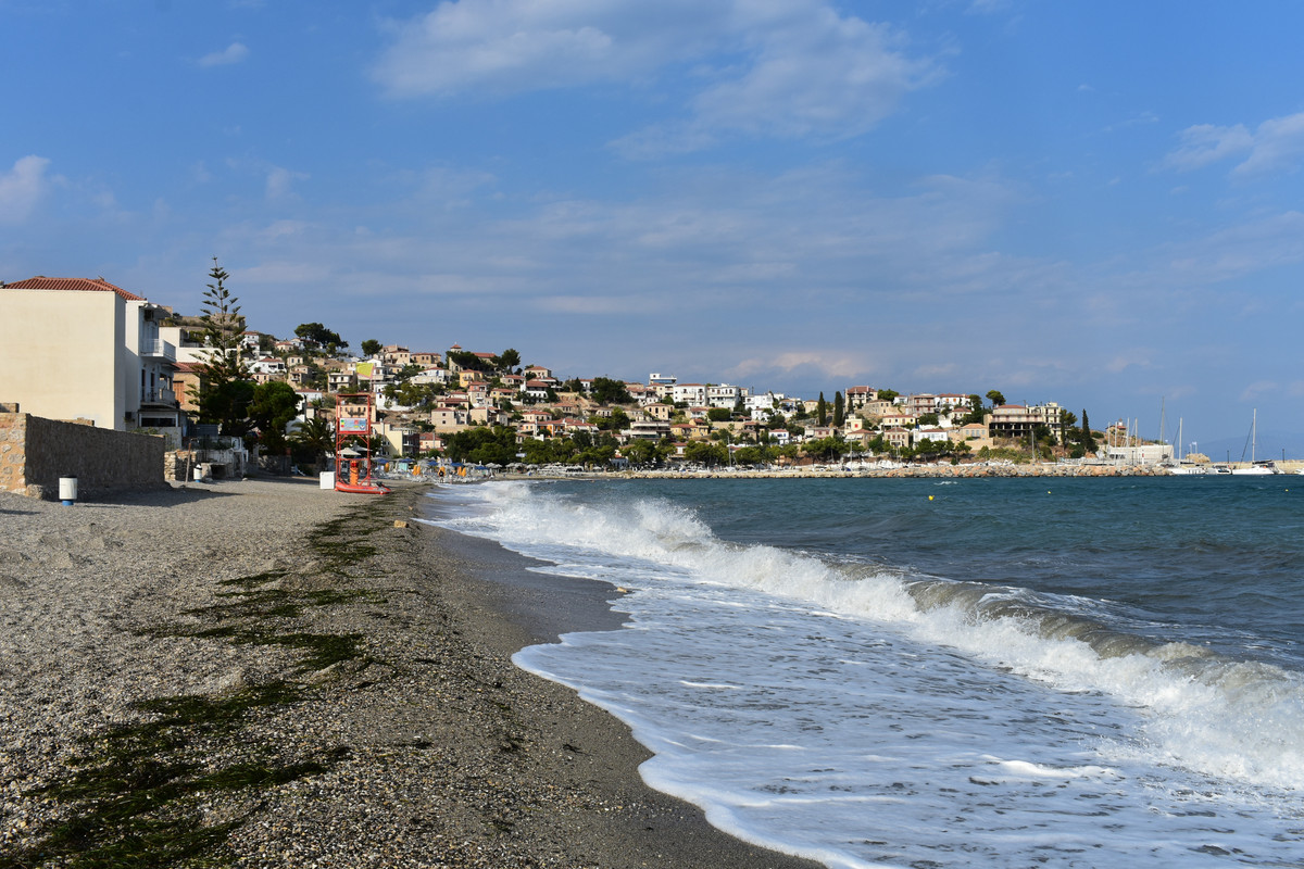 Παράλιο Άστρος