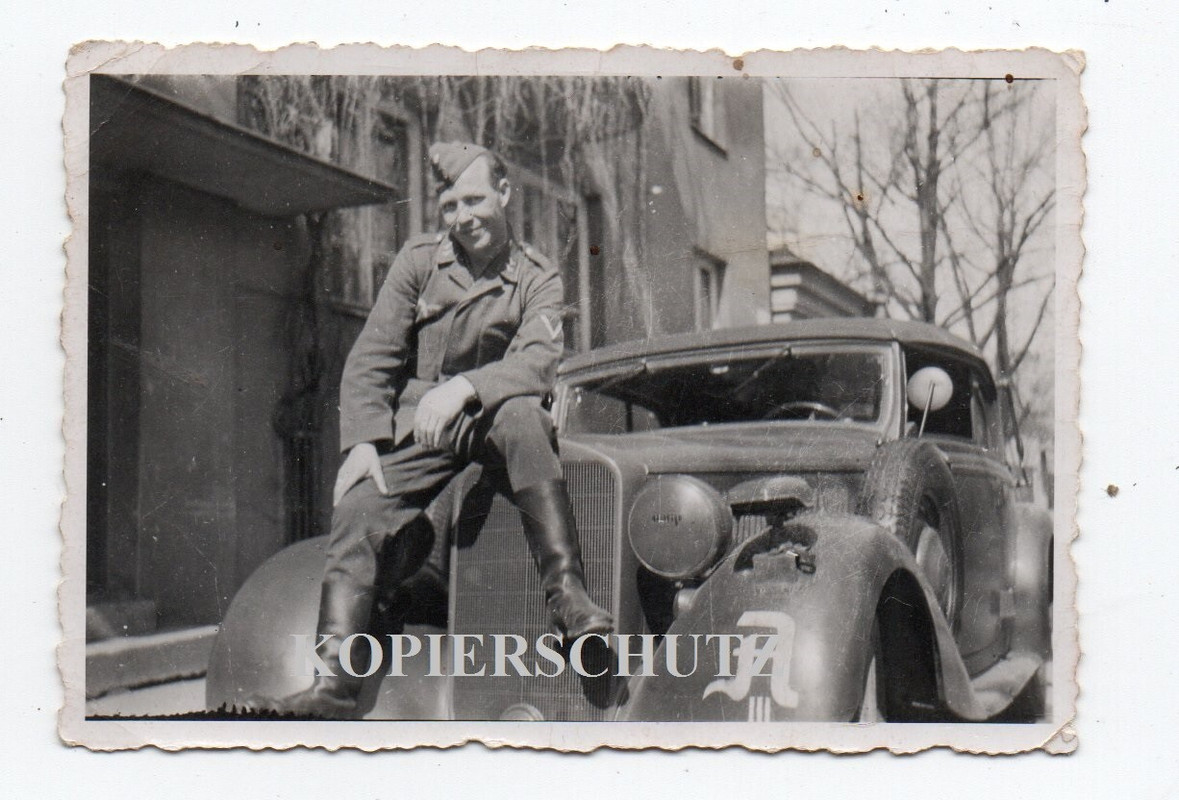 Unterkunft Quartier Soldat SDkfz PKW Kübel Mercedes 230 Kennung Emblem
