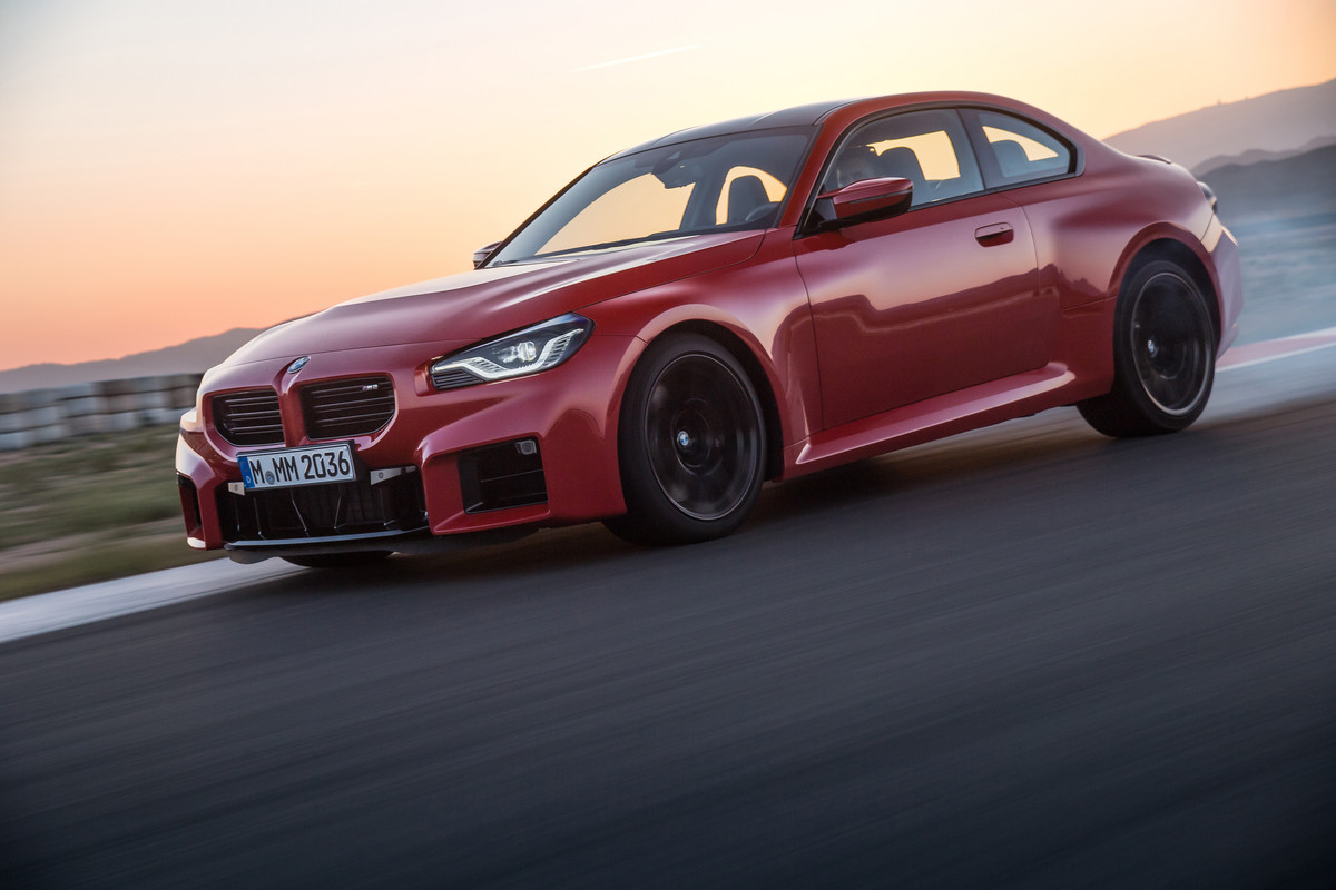 P90482711_highRes_the-all-new-bmw-m2-r