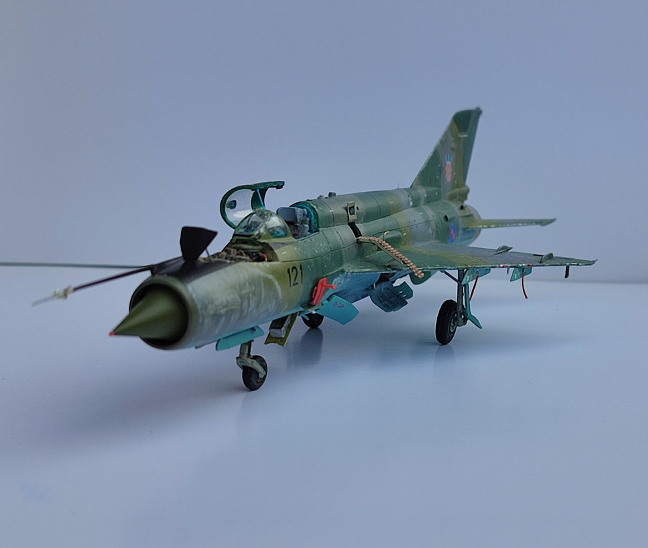 Mig-21bis HRZ 1-72 20