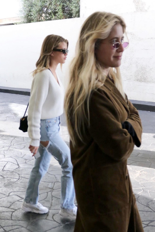 4487A9A2-6065-4A46-9263-F89E591D9B3A