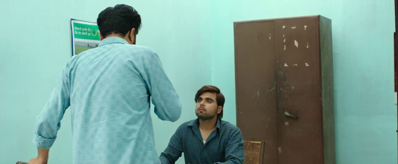 Fer-Mamlaa-Gadbad-Hai-2024-Punjabi-AMZN-WEB-DL-720p-HEVC-EAC3-6ch-ESub-mkv-0002