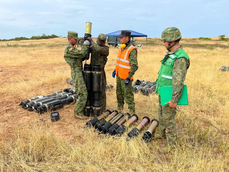 fourth-year-cadets-of-the-esmil-ecuadorian-army-officer-v0-vrl6u8tqfvxc1.webp