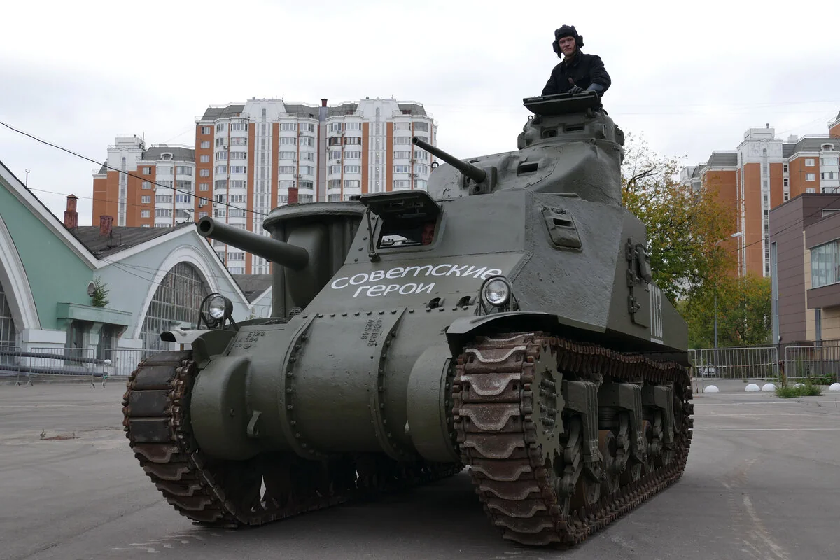 Char M3 lee   Pret-Bail (2012) Restored-medium-tank-m3-lee-v0-r6hi0r5pzi6c1