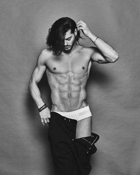 Ai thích trai Châu Âu tóc dài lãng tử sexy như tui hông?