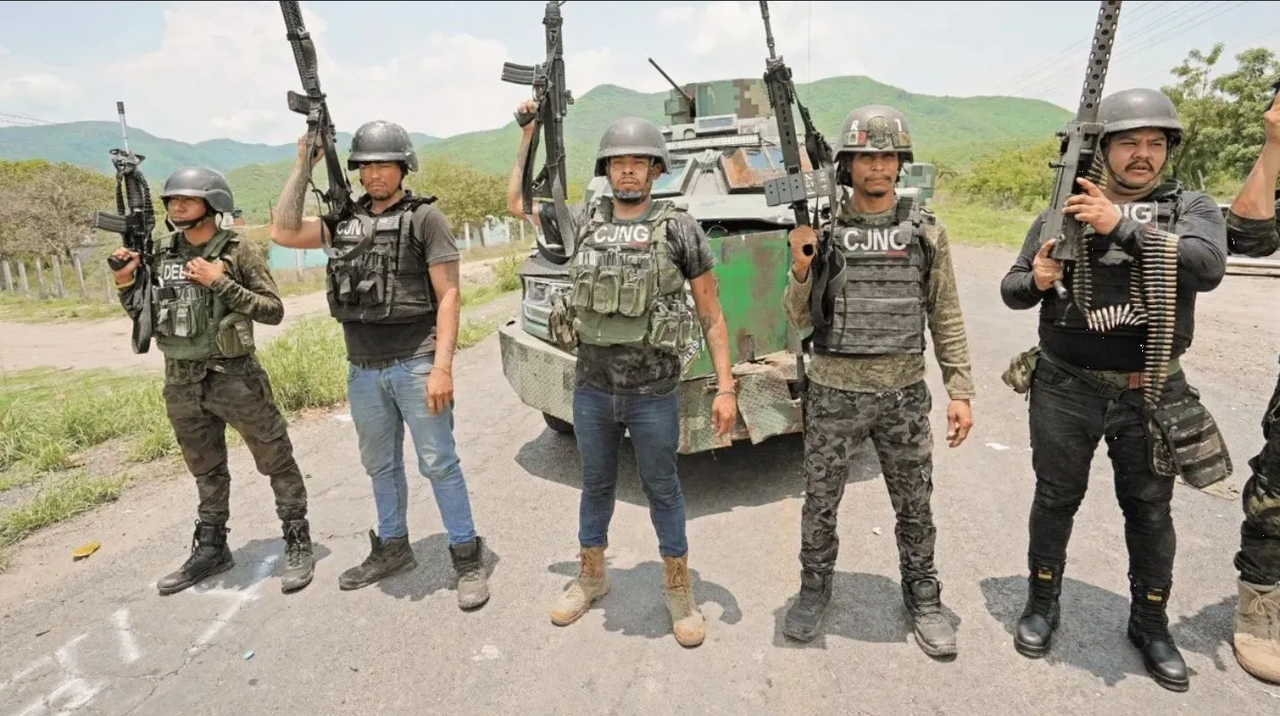 Esto se sabe del robo de autos en la autopista por parte del CJNG