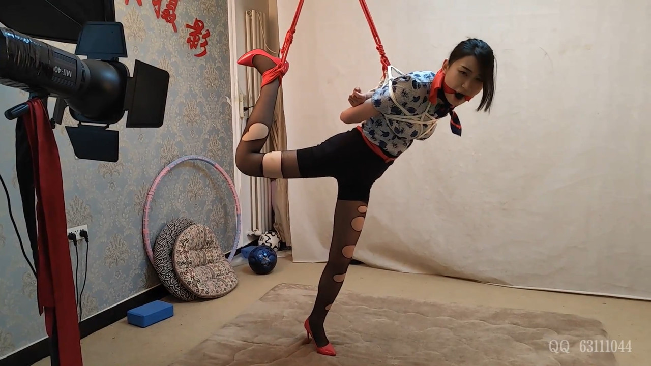 随心原创 苏樱 空姐玩绳2.mp4_20220806_185253.877