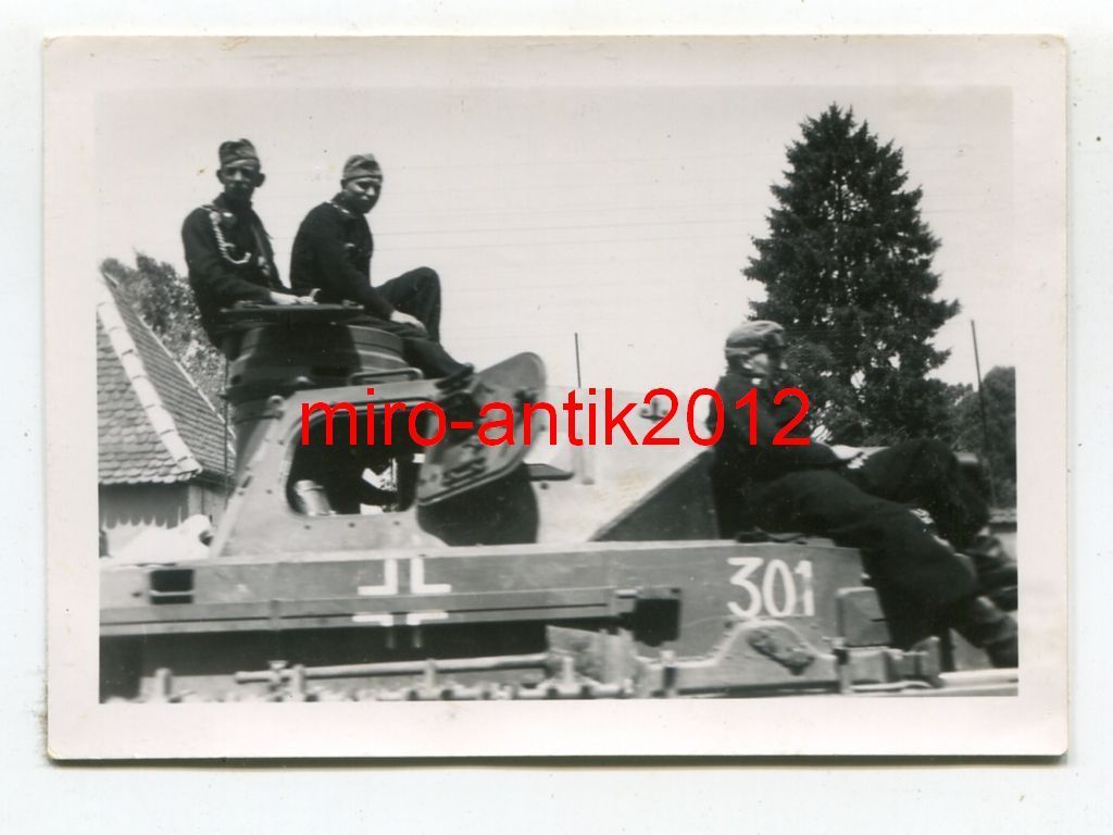 Foto, Wehrmacht, Panzer IV (No.301) auf dem Vorm
