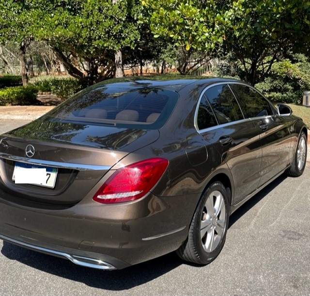 W205 - C180 CGI Turbo 1.6 2015 - Cacau - R$ 119.000 Traseira-dir