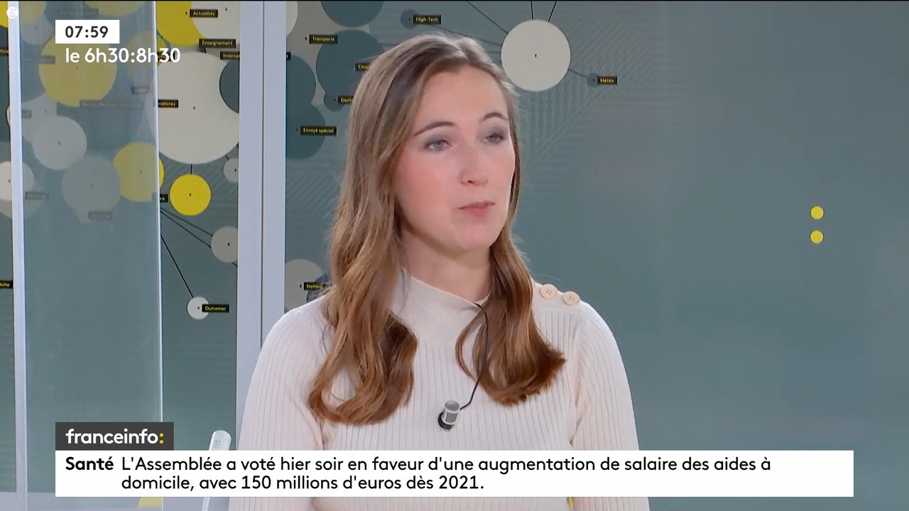 10.23 - 05.29.00 - 9h30. Entre JT, chroniques, invités et revues de p....ts_snapshot_01.36.44.515