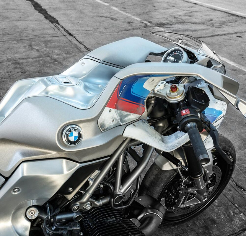 Бернард Науман: Кастом BMW R nineT ака Giggerl (ципленок)