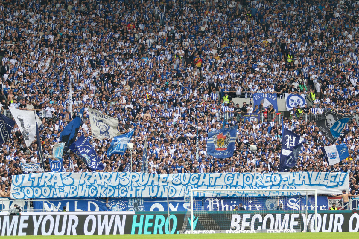 karlsruher-sc-1-fc-kaiserslautern-2-bundesliga-2022-2023-26