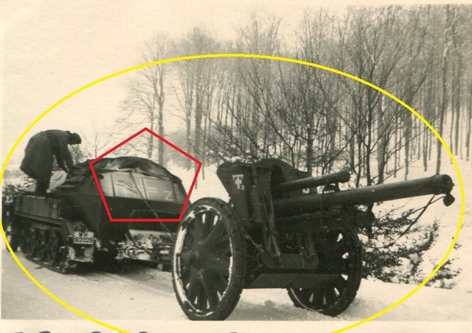 FOTO WW II WH Pz Spähwagen mit Haubitze