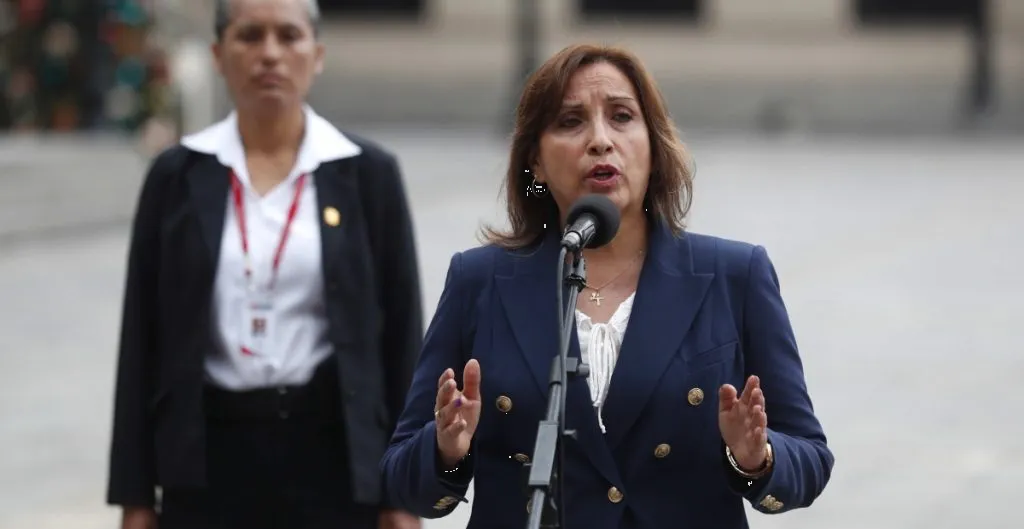 Presidenta de Perú podría llamar a elecciones adelantadas