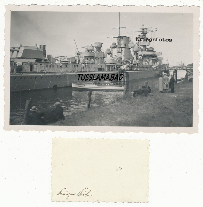 Marine Schiff Kreuzer Köln Kriegschiff im Hafen