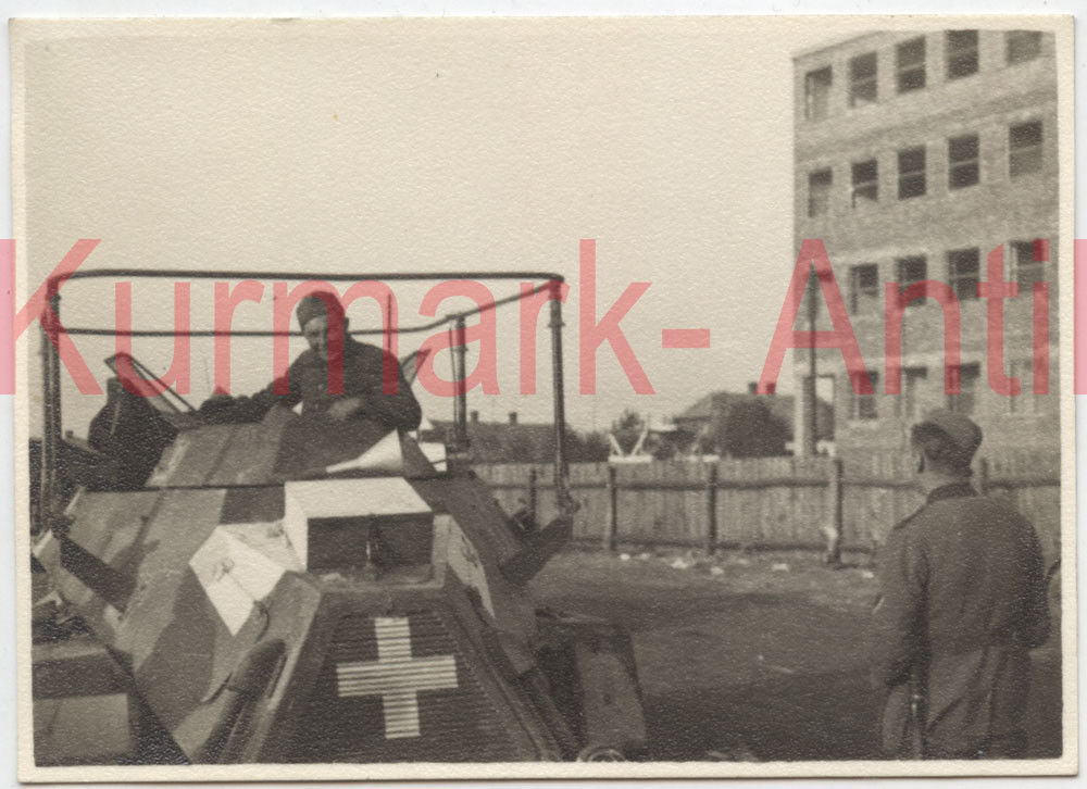 Foto Wehrmacht Infanterie Reg.267 Polen Debica Panzer Spähwagen 