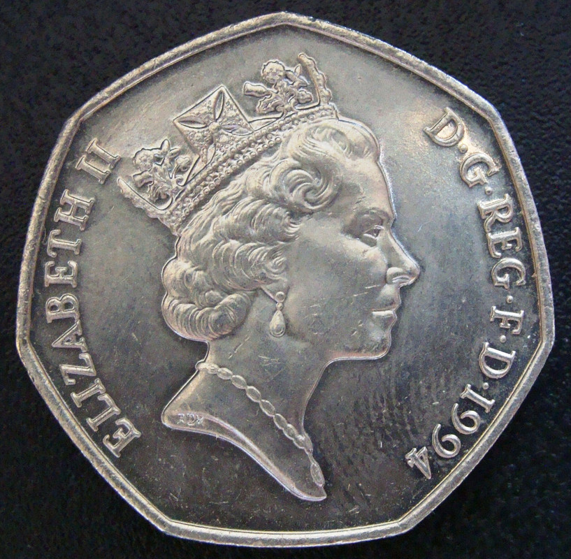 ¡¡No soy redonda!! (50 Peniques, 1994 Desembarco de Normandía, Reino Unido) GBR-50-Peniques-1994-50-Aniversario-desembarco-Normand-a-a