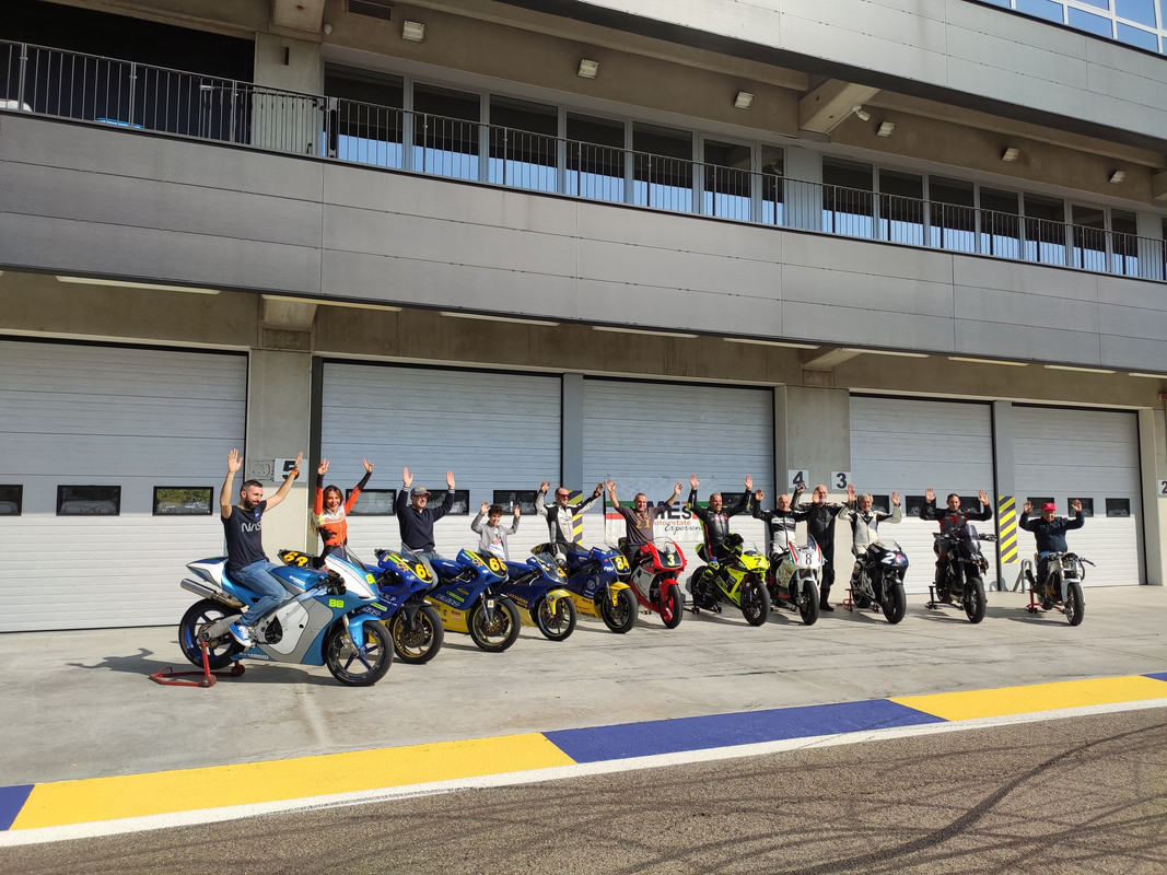 F60EBD72-EB74-496B-8C52-FA2A22694958