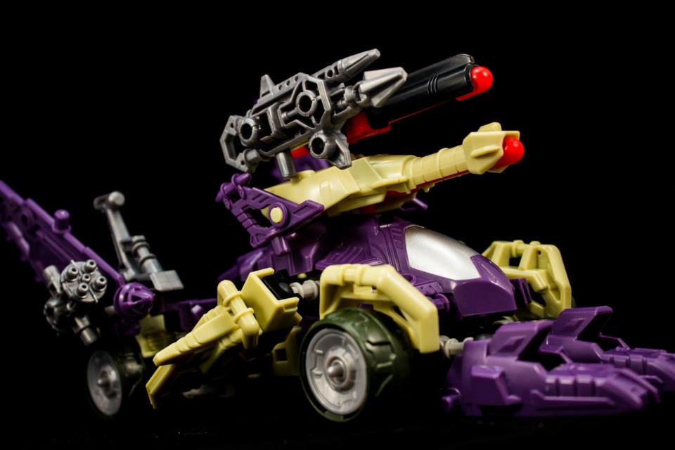 557603_644377225574173_79345372_n