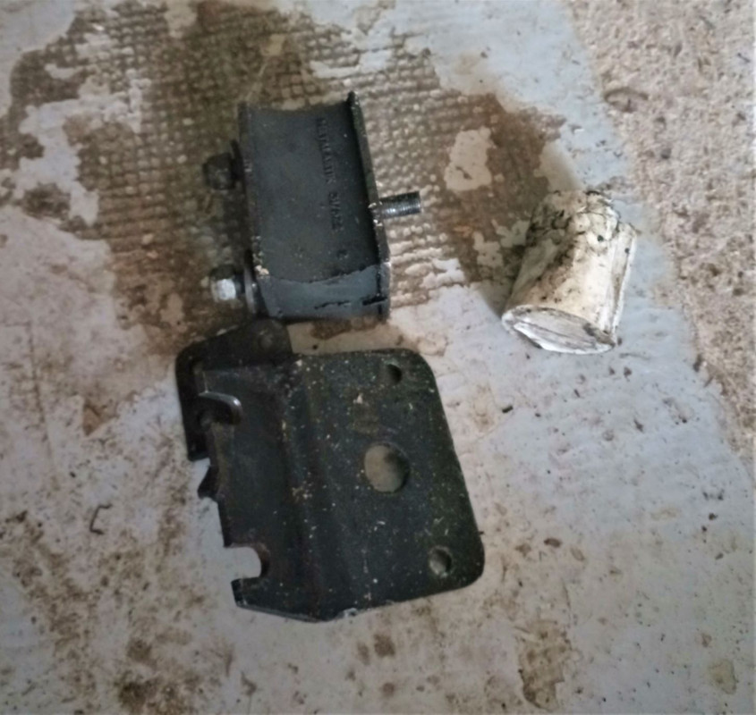 Engine rubbers 1300TC