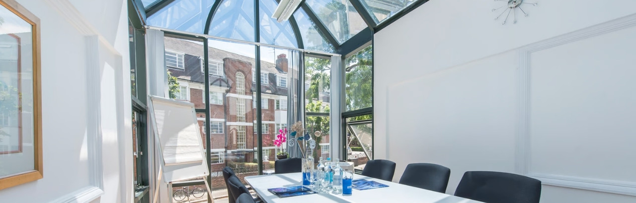 Hyde Park House meeting room
