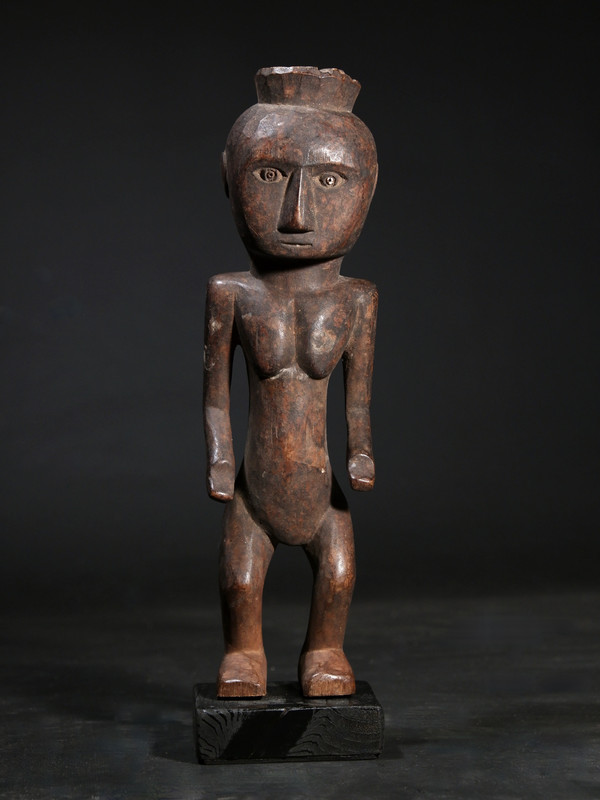 Tribal-sumba-ancestor-figurine