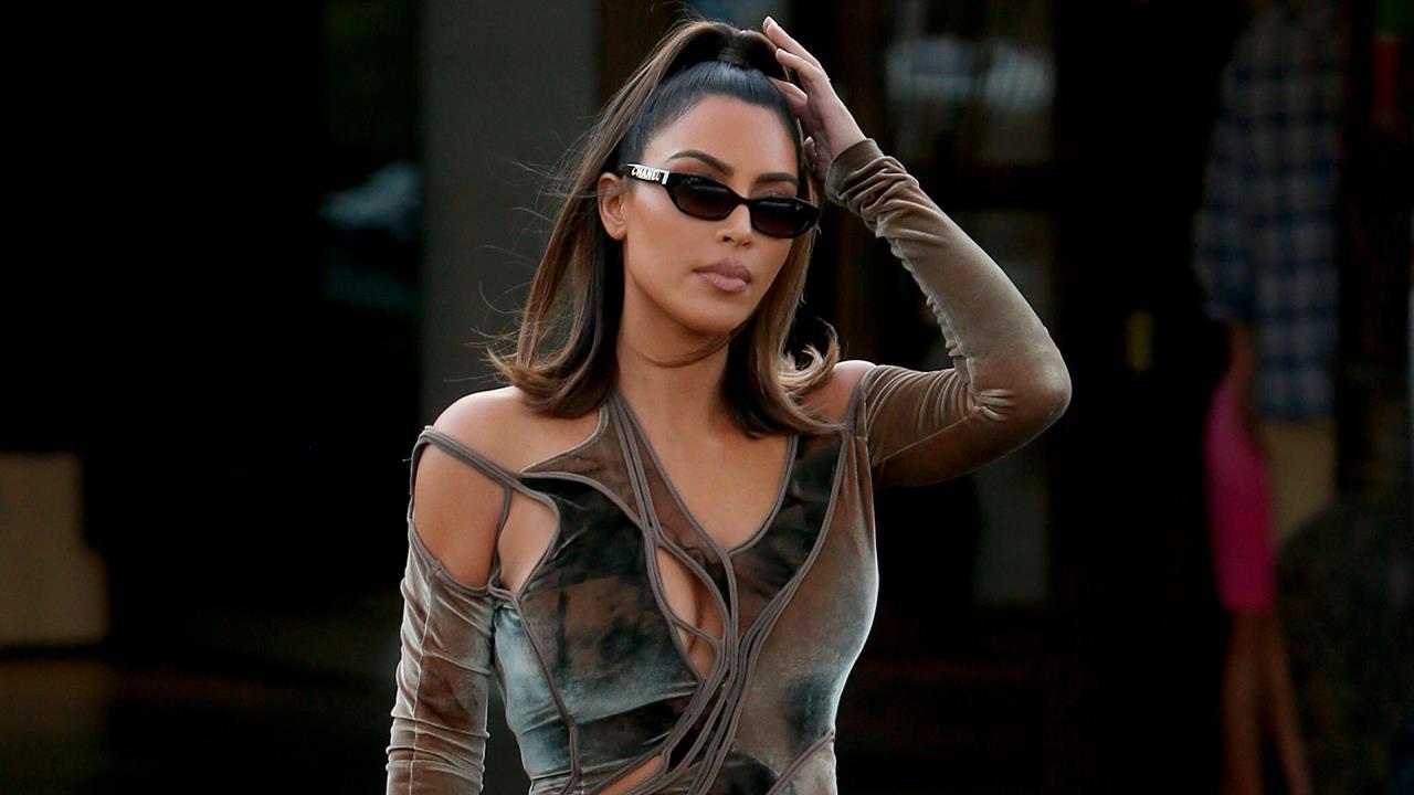 Kim Kardashian dice que mantiene la 