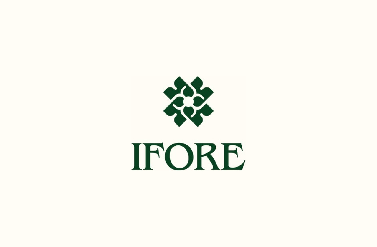 ifore box mockup 16cm2