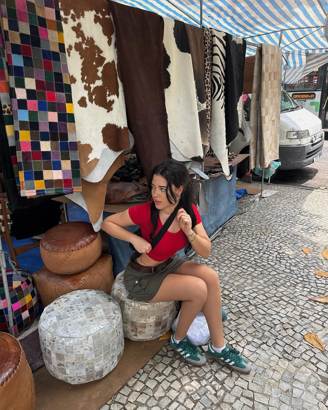 فانيسا رينهارت بإطلالات جريئة وجذابة  Vanessa-rhd-1718888786764