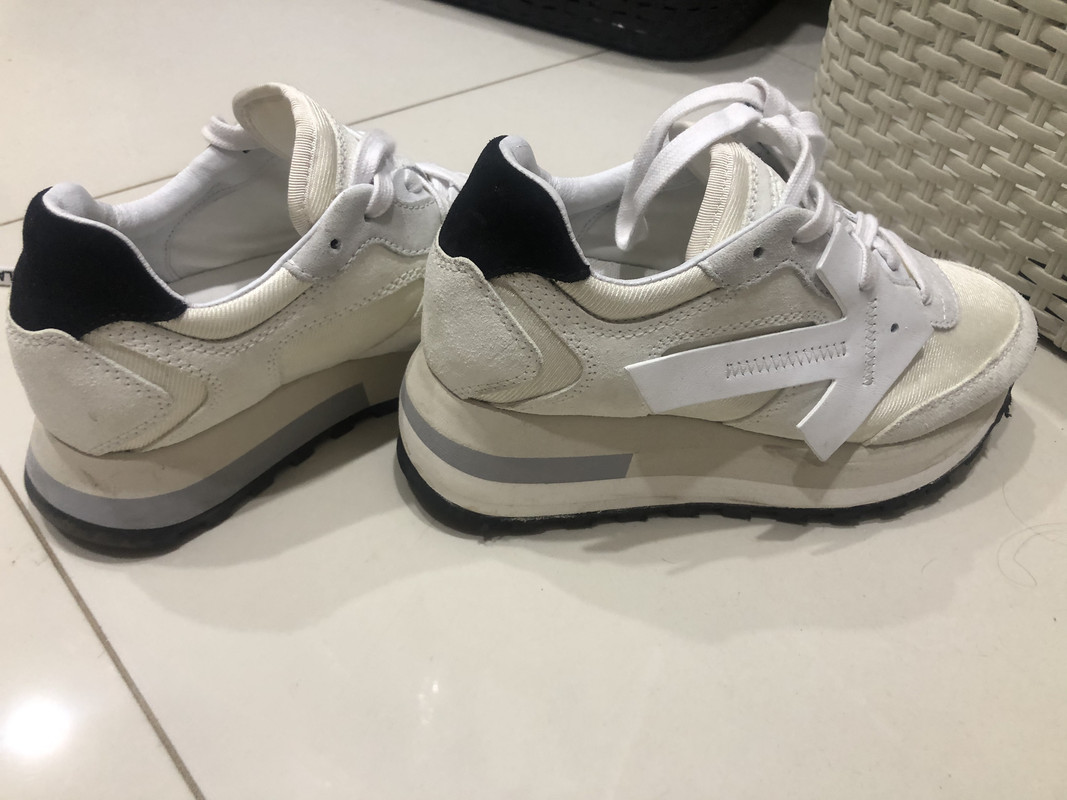 09A6FF95-49D5-4DFD-87D4-7D54ECC2613B