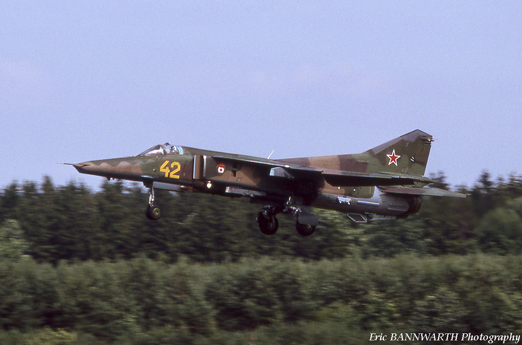 19 GvAPIB Mig-27D Yellow 42_61912555161 (4)