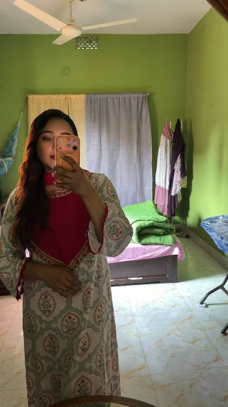 photo 5111663054440565819 y