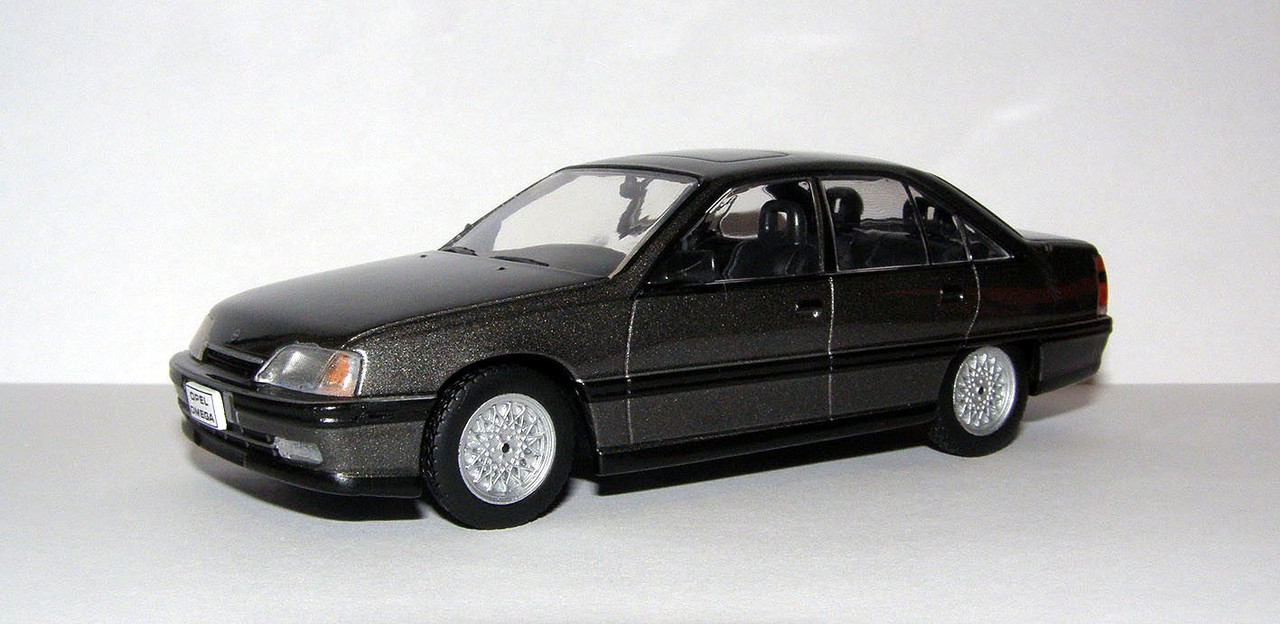 1990 Opel Omega (A2) 2.0i CD (IXO Models for Eaglemoss Publicati