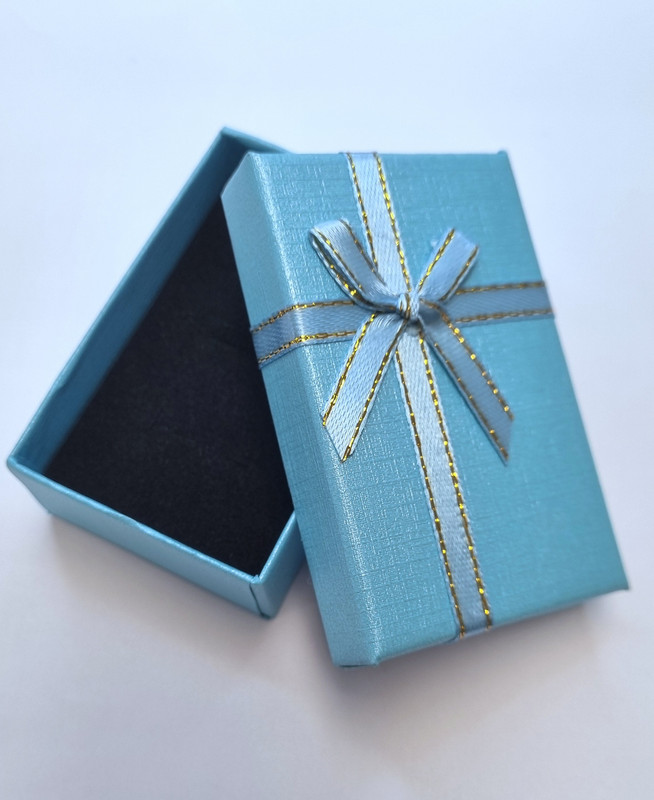 Caja de regalo celeste