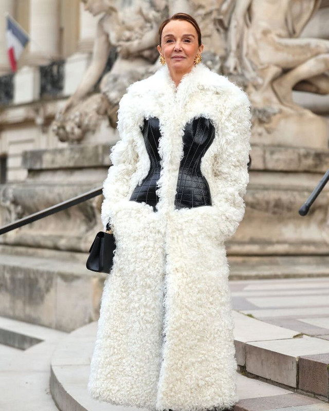Schiaparelli, i look delle celebs alla sfilata SS23 Schiaparelli, i look delle celebs alla sfilata SS23
