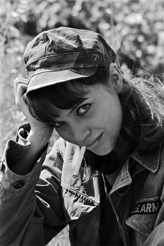 anna_karina_mc82