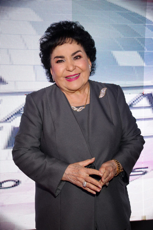 Niurka dará vida a Carmen Salinas en homenaje producido por Juan Osorio