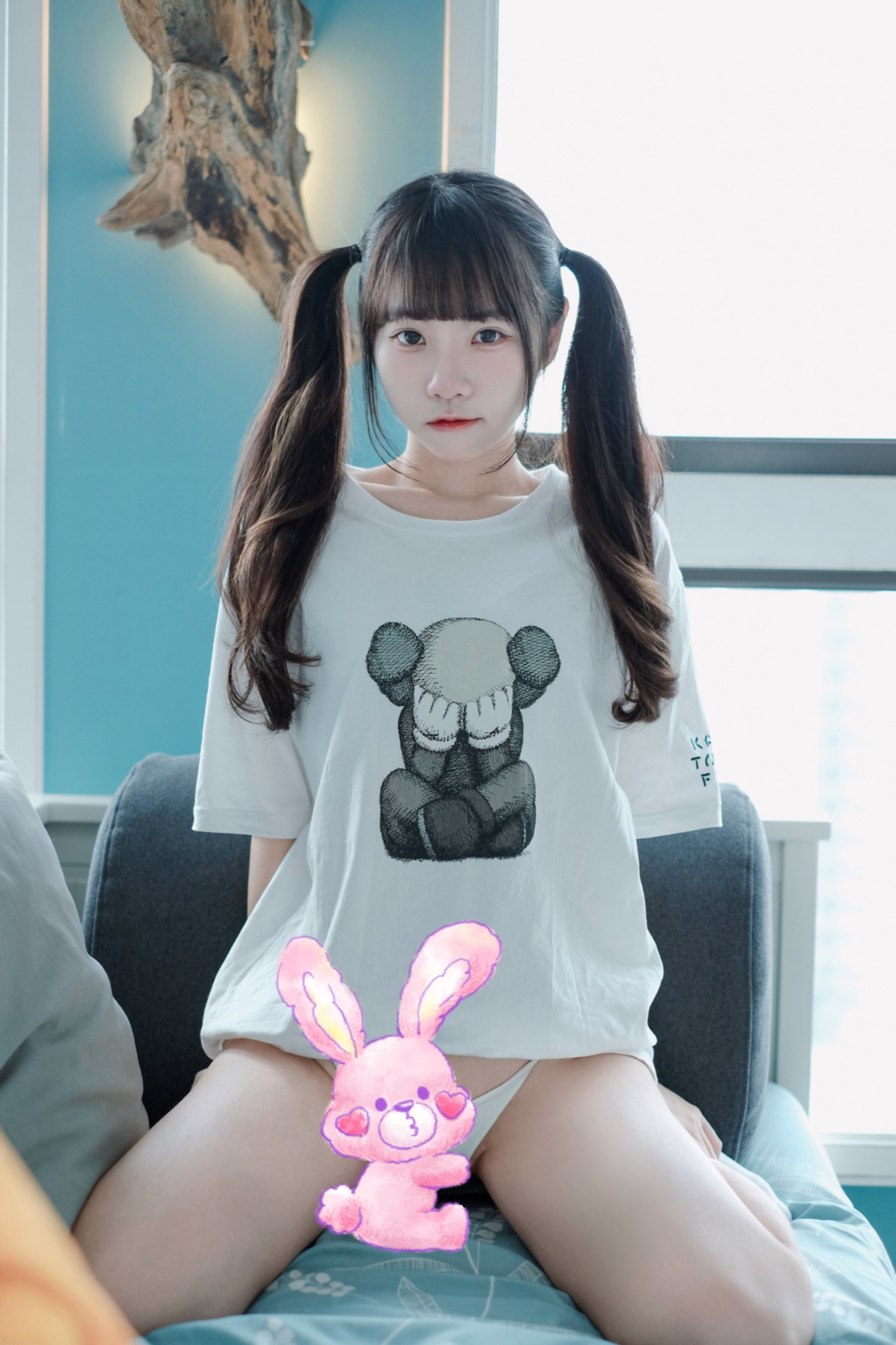 可可小白兔 捕獲一隻沒穿褲褲の小白兔🐰 写真集 – 私房主题 高清图集 [30P-94MB]插图3