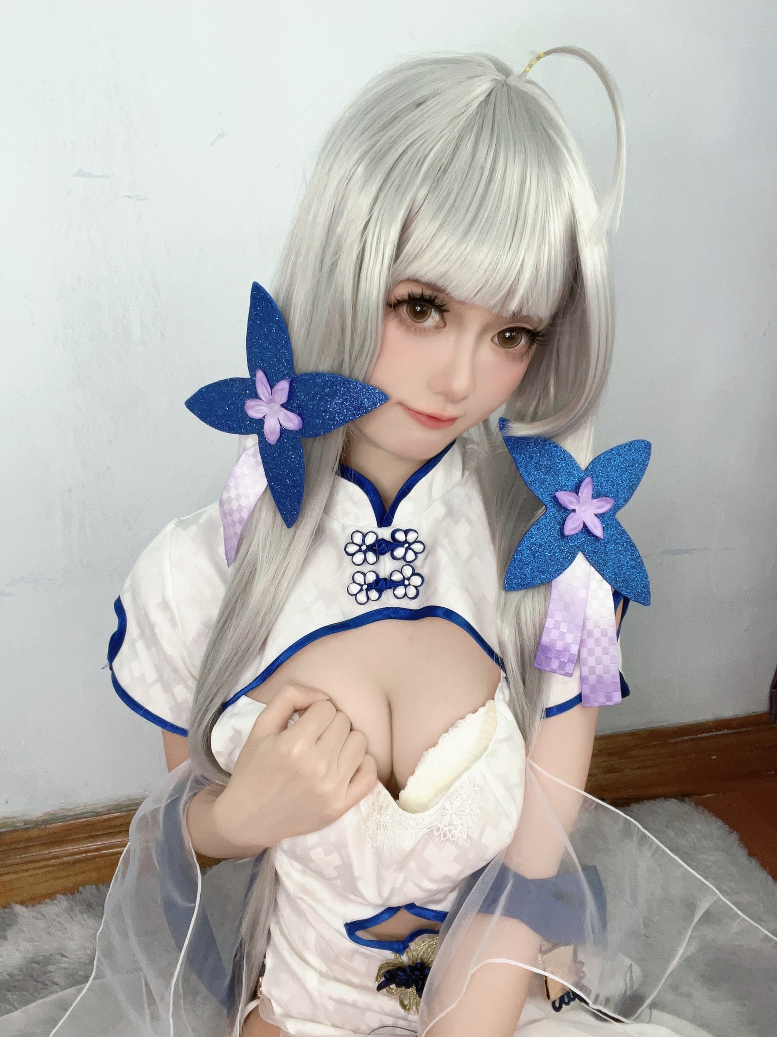 趴趴捣蛋陌 光辉 自拍写真合集｜碧蓝航线角色 高清图集＋视频（72P＋2V｜619MB）插图2