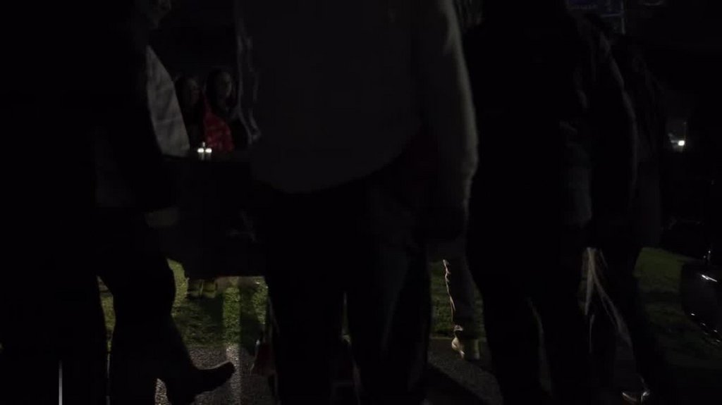 [Image: iz9xe86sar8e.jpg]