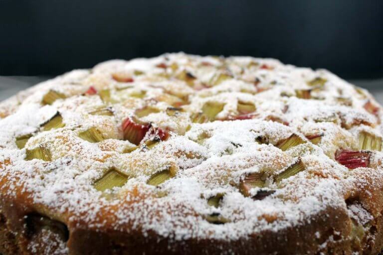 Rhabarber-Eierlikör Kuchen