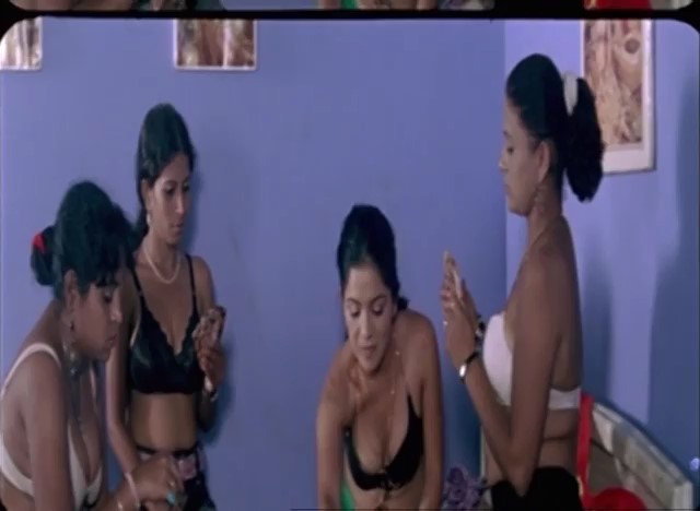 [Image: 12-Bollywood-Uncensored-Clips-12-mp4-sna...-41-13.jpg]