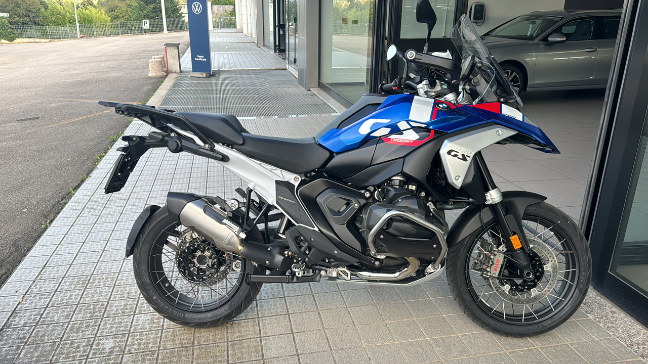 71C401CA-4C99-4146-83D9-CE5A5B6D0FFE