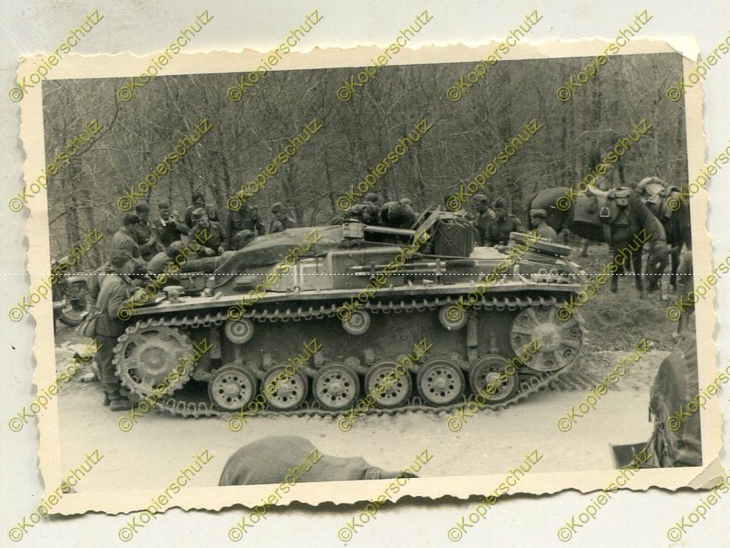 Foto, Wehrmacht, Pause am Sturmgeschütz, Russland